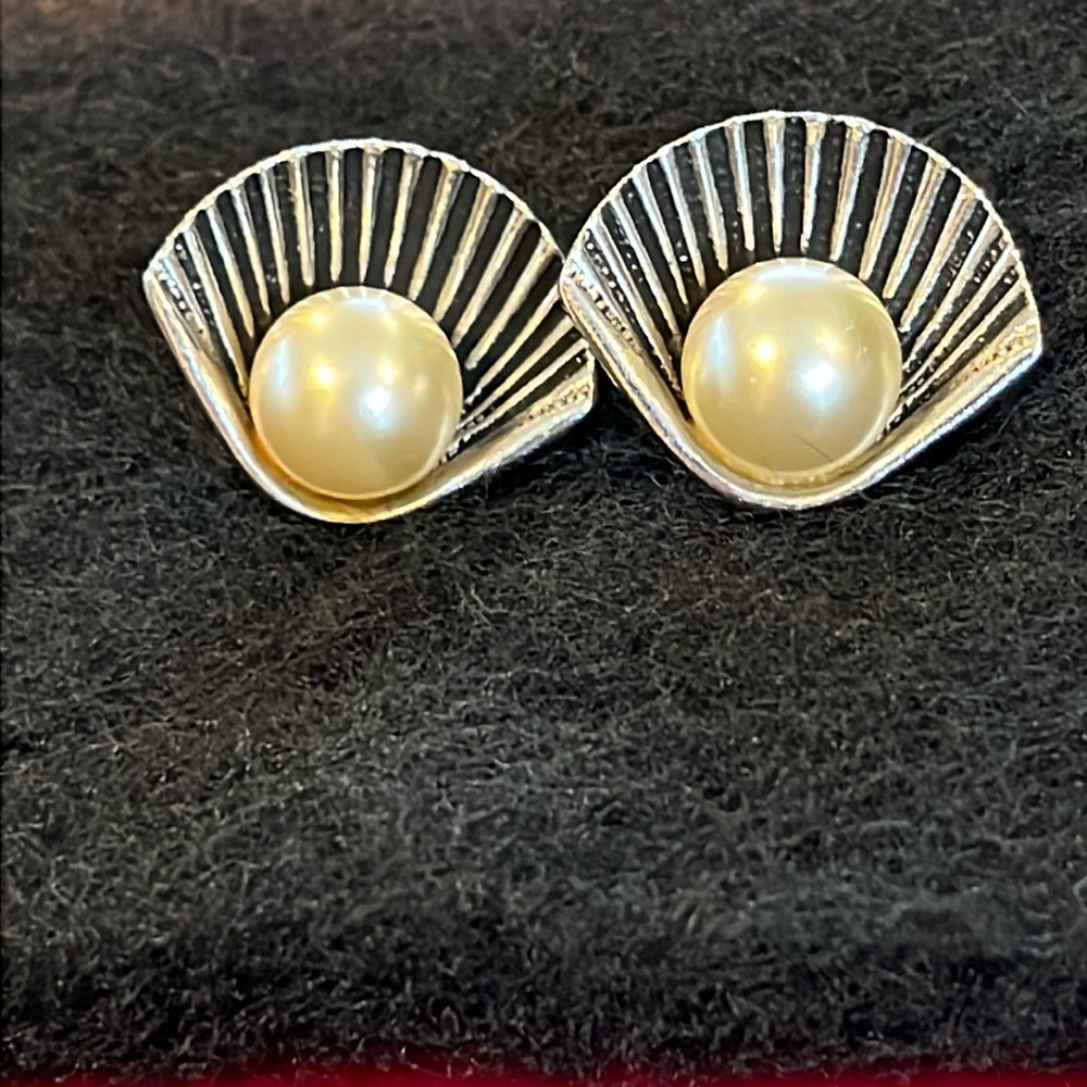 Vintage Clip on earrings